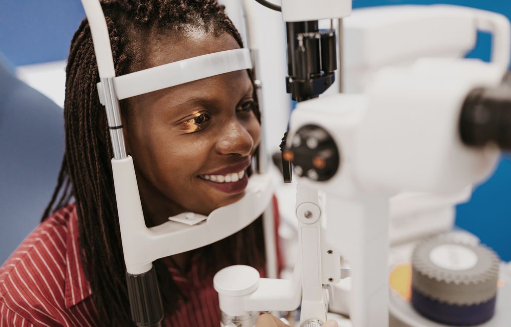 A women receiving a visual acuity test